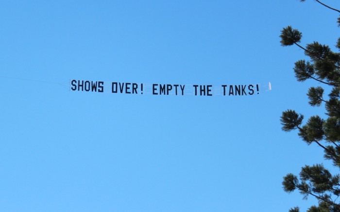 show-is-over!-empty-the-tanks-skywriting